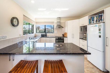 Photo of property in 2 Charnwood Grove, Waikanae, 5036