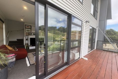 Photo of property in 5 Ara Patukawenga, Tawa, Wellington, 5028