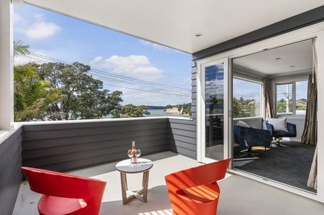 Photo of property in 20 Marine Parade, Mellons Bay, Auckland, 2014