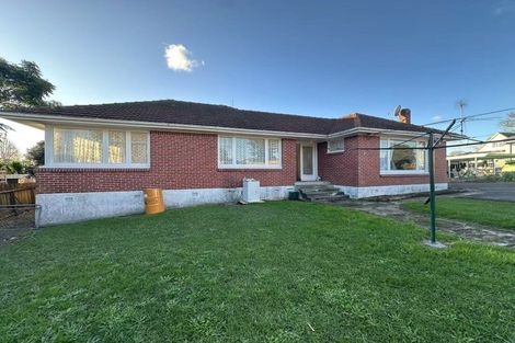 Photo of property in 129 Riverpark Crescent, Henderson, Auckland, 0610