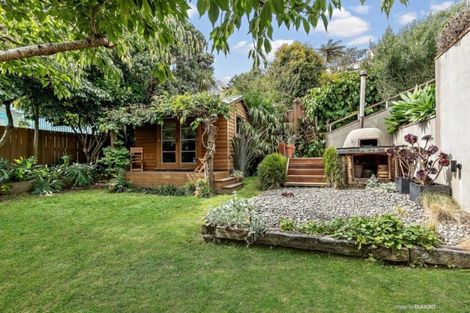 Photo of property in 14 Garfield Street, Brooklyn, Wellington, 6021