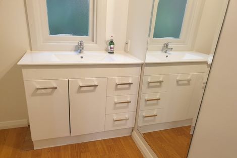 Photo of property in 2 Norna Crescent, Kelburn, Wellington, 6012