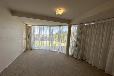 Photo of property in 2/23 Bernleigh Terrace, West Harbour, Auckland, 0618