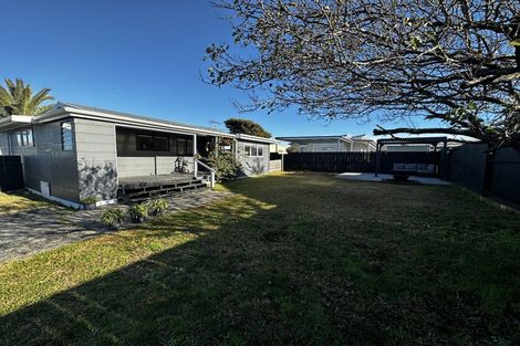 Photo of property in 13 Costello Crescent, Pukehina, Te Puke, 3189