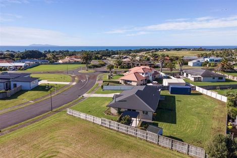 Photo of property in 3 Island Vista, Athenree, Waihi Beach, 3177