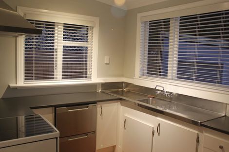 Photo of property in 9 Hinau Street, Eastbourne, Lower Hutt, 5013