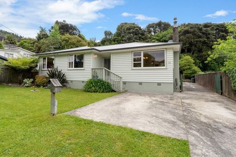 Photo of property in 14 Pinehaven Road, Pinehaven, Upper Hutt, 5019