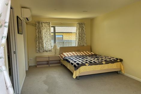 Photo of property in 19 Barnsley Place, Henderson, Auckland, 0612