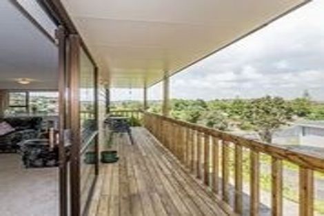 Photo of property in 76a Brian Crescent, Stanmore Bay, Whangaparaoa, 0932