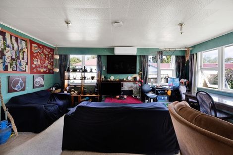 Photo of property in 6 Charles Major Place, Hawera, 4610