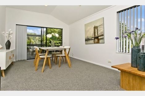 Photo of property in 24 Chedworth Drive, Glenfield, Auckland, 0629