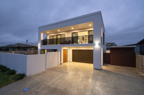 Photo of property in 29a Marine Parade South, Foxton Beach, Foxton, 4815