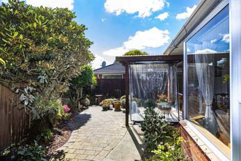 Photo of property in 5 Westgrove Avenue, Avonhead, Christchurch, 8042