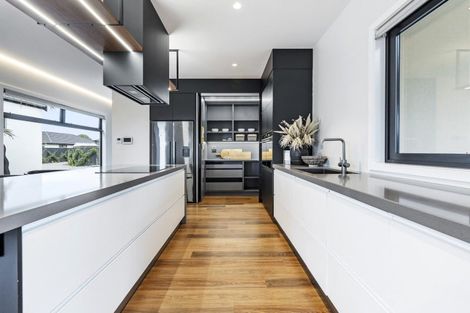 Photo of property in 28 Honeyfield Drive, Whalers Gate, New Plymouth, 4310