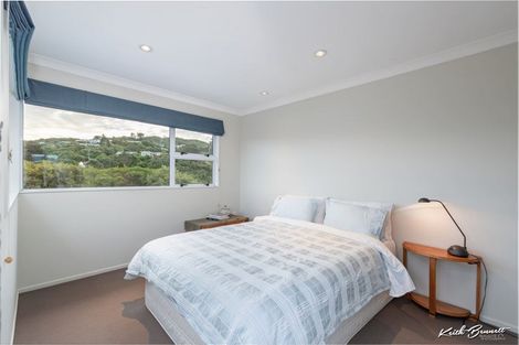Photo of property in 8 Te Whiti Grove, Korokoro, Lower Hutt, 5012