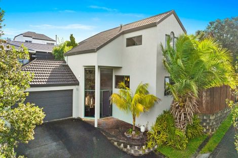 Photo of property in 34 Lagoon Way, West Harbour, Auckland, 0618
