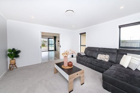 Photo of property in 55 Vaucluse Heights, Fitzherbert, Palmerston North, 4410