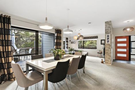 Photo of property in 10 Bendalls Lane, Oratia, Auckland, 0604