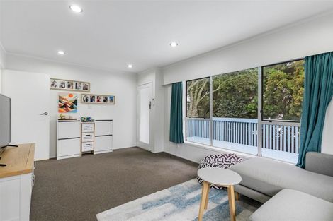 Photo of property in 2/8 Tusac Place, Totara Vale, Auckland, 0627