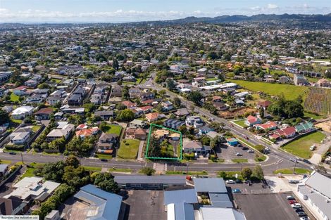 Photo of property in 3 Lavelle Road, Henderson, Auckland, 0612