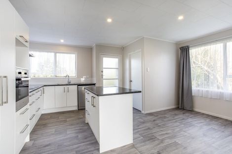 Photo of property in 42a Parakai Avenue, Parakai, 0830