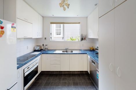 Photo of property in 34 Macdonald Crescent, Te Aro, Wellington, 6011