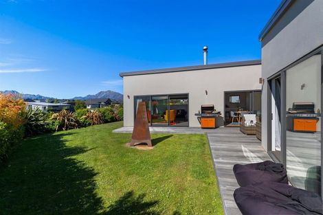 Photo of property in 18 Centre Crescent, Wanaka, 9305