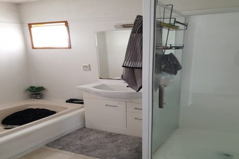 Photo of property in 4/45 Shakespeare Road, Milford, Auckland, 0620