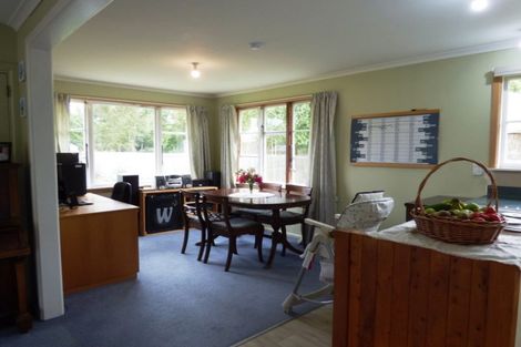 Photo of property in 13 Cross Street, Coalgate, 7673