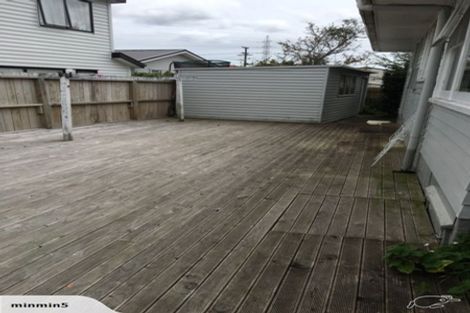 Photo of property in 5 Ingleby Place, Kelston, Auckland, 0602