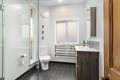 Photo of property in 1 View Road, Houghton Bay, Wellington, 6023