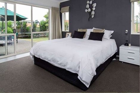 Photo of property in 10 Ambleside Drive, Northpark, Auckland, 2013