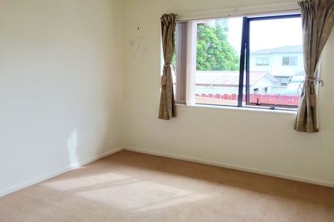 Photo of property in 1/94 Archers Road, Glenfield, Auckland, 0629