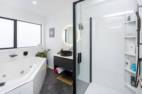 Photo of property in 11 Buddle Road, Wallaceville, Upper Hutt, 5018