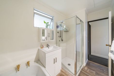 Photo of property in 39 Aniseed Grove, Timberlea, Upper Hutt, 5018