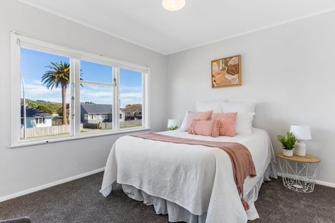 Photo of property in 23a Kapiti Crescent, Titahi Bay, Porirua, 5022