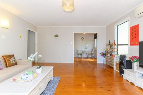Photo of property in 1/41 Domain Road, Glenfield, Auckland, 0629