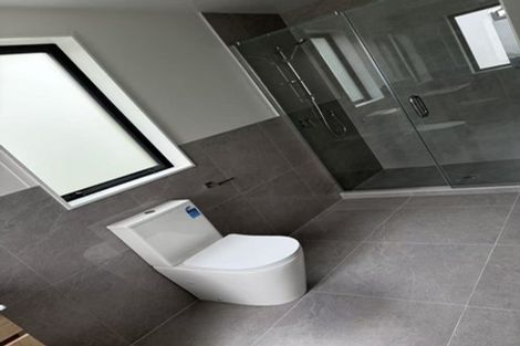 Photo of property in 4 Chatsworth Crescent, Pakuranga Heights, Auckland, 2010