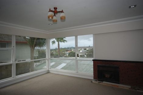 Photo of property in 100 Oakdale Road, Mount Roskill, Auckland, 1041