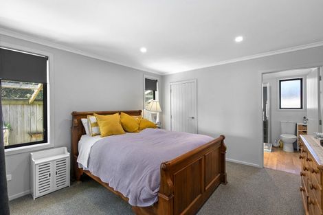 Photo of property in 5 Angus Place, Carterton, 5713