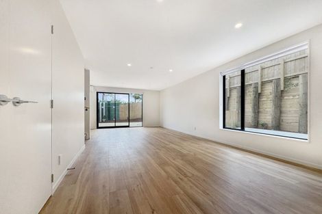 Photo of property in 19d Pavola Grove, Glenfield, Auckland, 0629