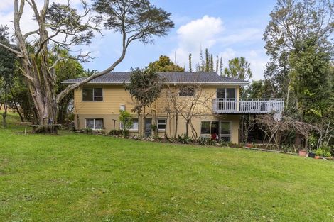 Photo of property in 1/21 Woodcote Drive, Glenfield, Auckland, 0629