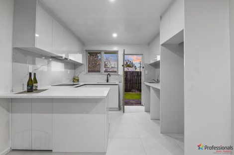 Photo of property in 1/13a Vine Street, Mangere East, Auckland, 2024