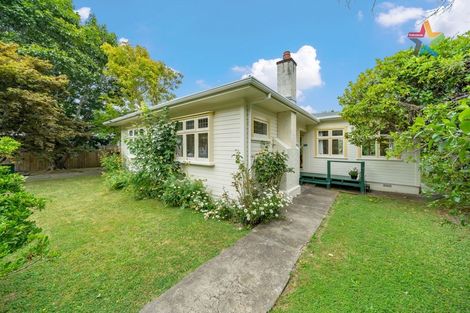 Photo of property in 1 Woodvale Grove, Fairfield, Lower Hutt, 5011