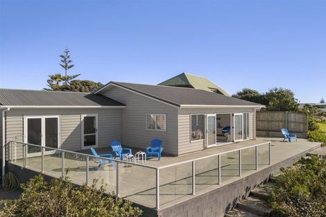 Photo of property in 195 Pukehina Parade, Pukehina, Te Puke, 3189