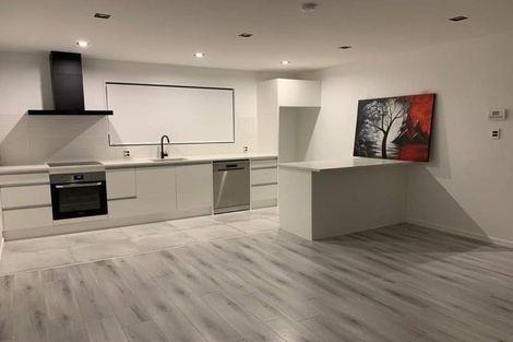 Photo of property in 8 Caribbean Drive, Unsworth Heights, Auckland, 0632