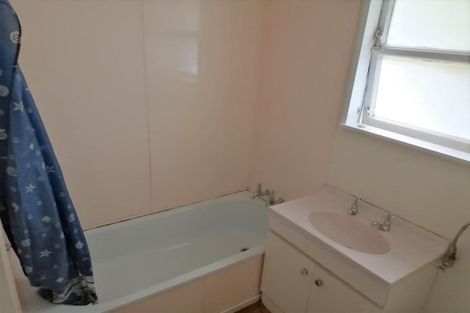 Photo of property in 72b Black Rock Road, Newlands, Wellington, 6037