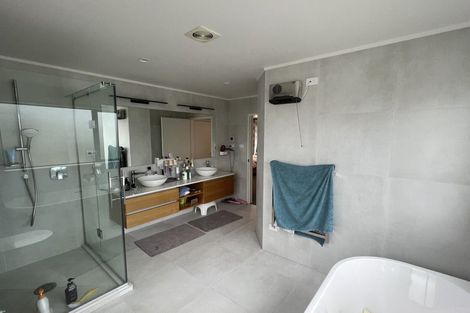 Photo of property in 89 Medallion Drive, Oteha, Auckland, 0632