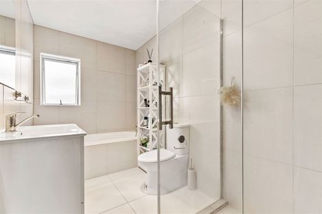 Photo of property in 51 Broadfield Street, Massey, Auckland, 0614