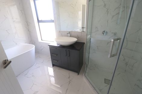 Photo of property in 6c St Catherine Crescent, West Harbour, Auckland, 0618